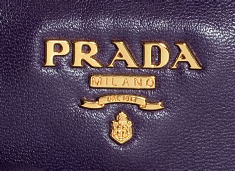 prada logo authenticity